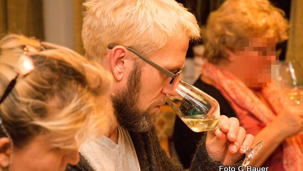 Mosel-Weinprobe im Theaterbrettle Plüderhausen